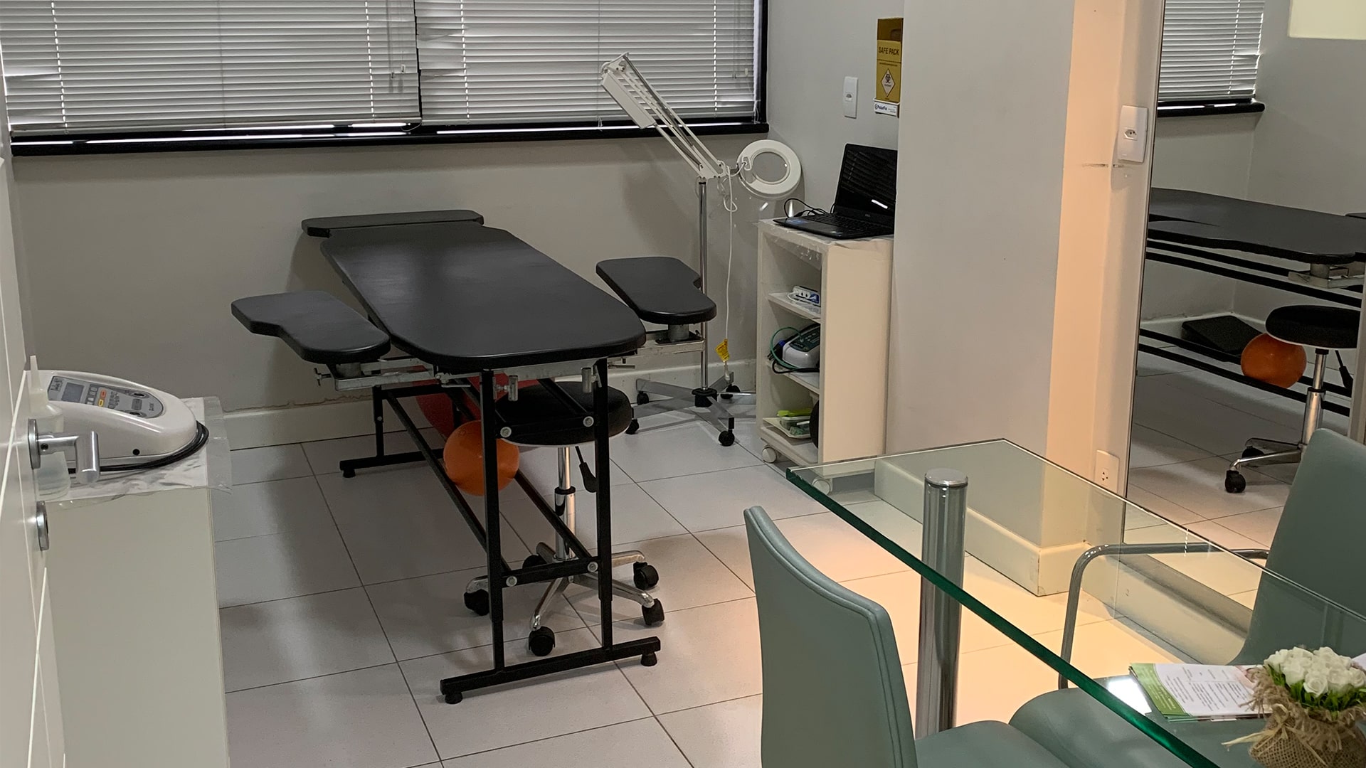 Banner Fisioclinica com imagens da clinica e nossa instalações.
