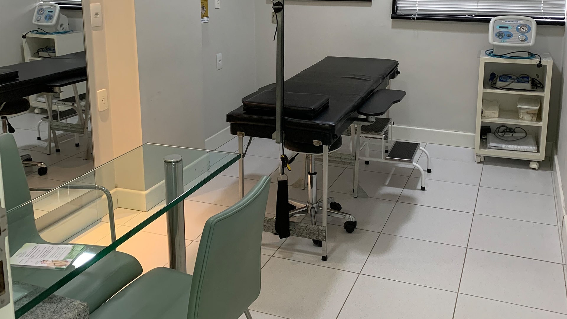 Banner Fisioclinica com imagens da clinica e nossa instalações.