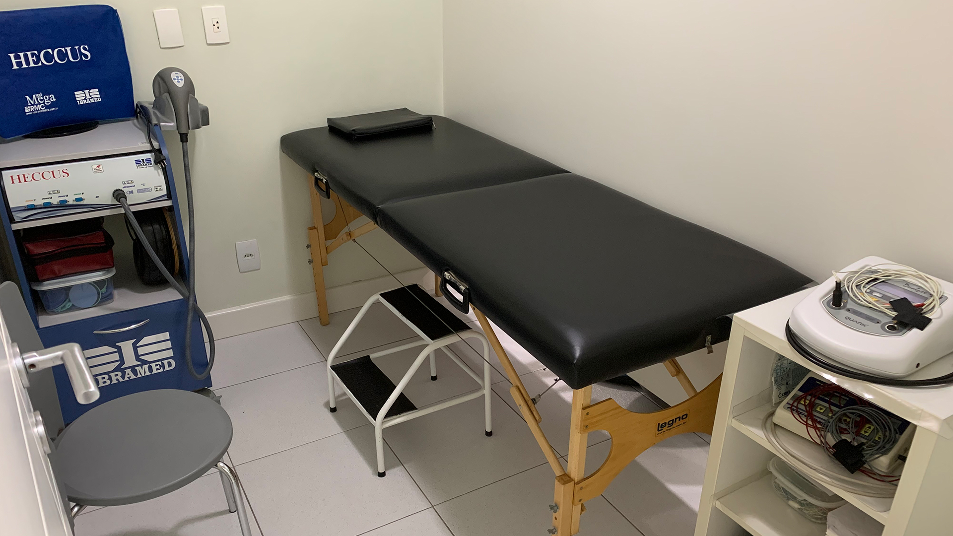 Banner Fisioclinica com imagens da clinica e nossa instalações.